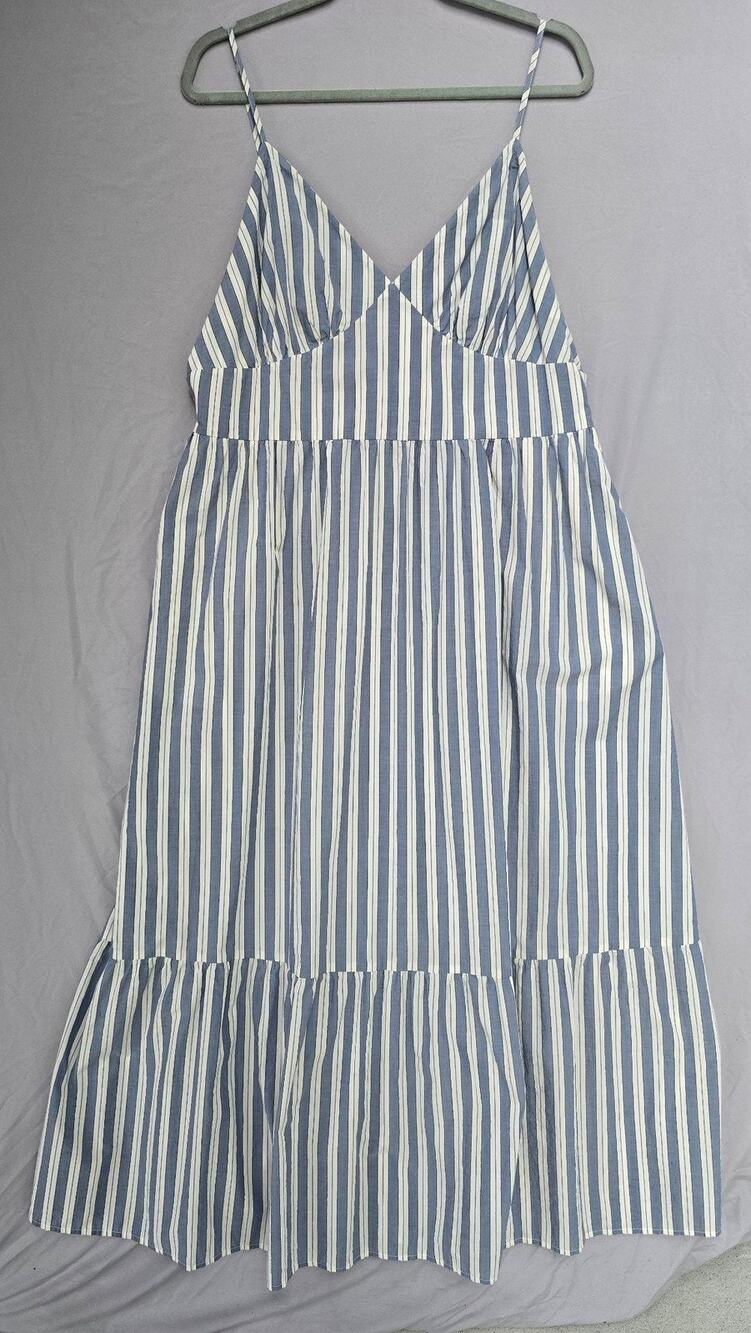 Universal Thread Dress Womens XL Blue Stripe V Neck Strappy Swing Sundress